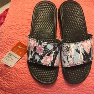 Nike women slides